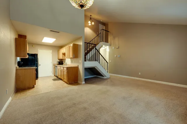 $2,600 | 6014 Ogden Nash Way, Sacramento, CA 95842