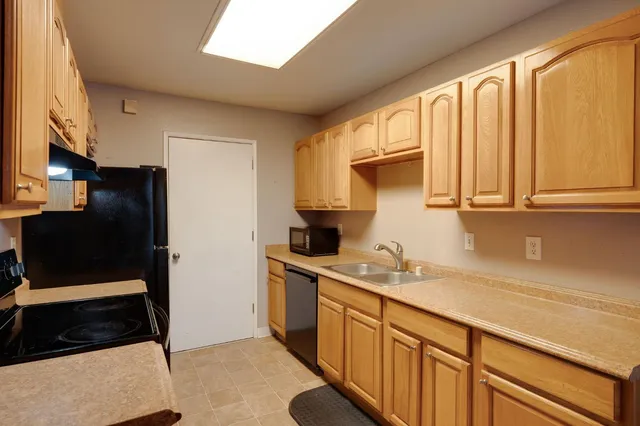 $2,600 | 6014 Ogden Nash Way, Sacramento, CA 95842