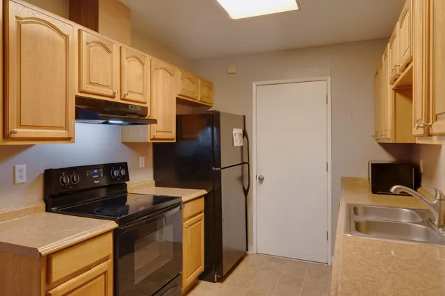 $2,600 | 6014 Ogden Nash Way, Sacramento, CA 95842