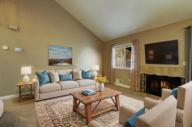 $2,600 | 6014 Ogden Nash Way, Sacramento, CA 95842