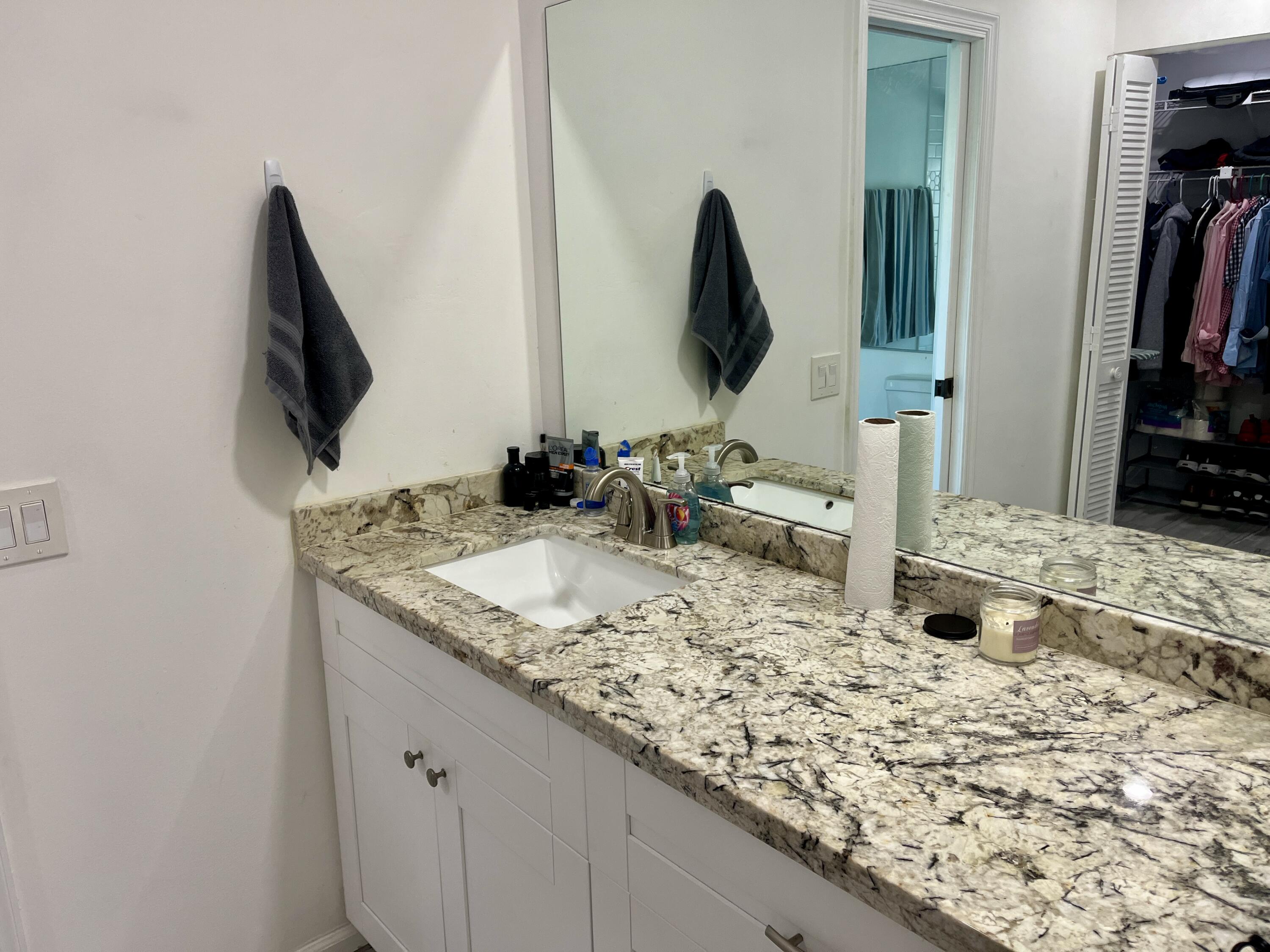 9316 Sable Ridge Circle, Unit B Boca Raton, FL 33428 - Photo 17 of 48 Master bedroom´s bathroom 01
