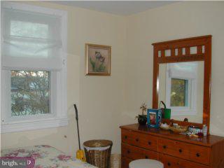 106 Englewood Road Upper Darby, PA 19082 - Photo 5 of 6