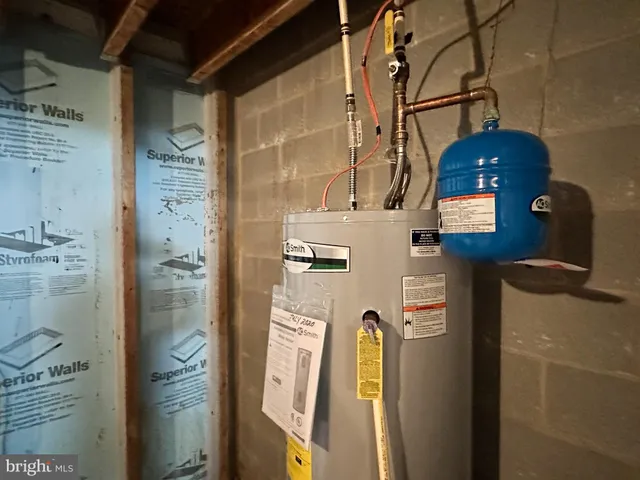 view of utility room