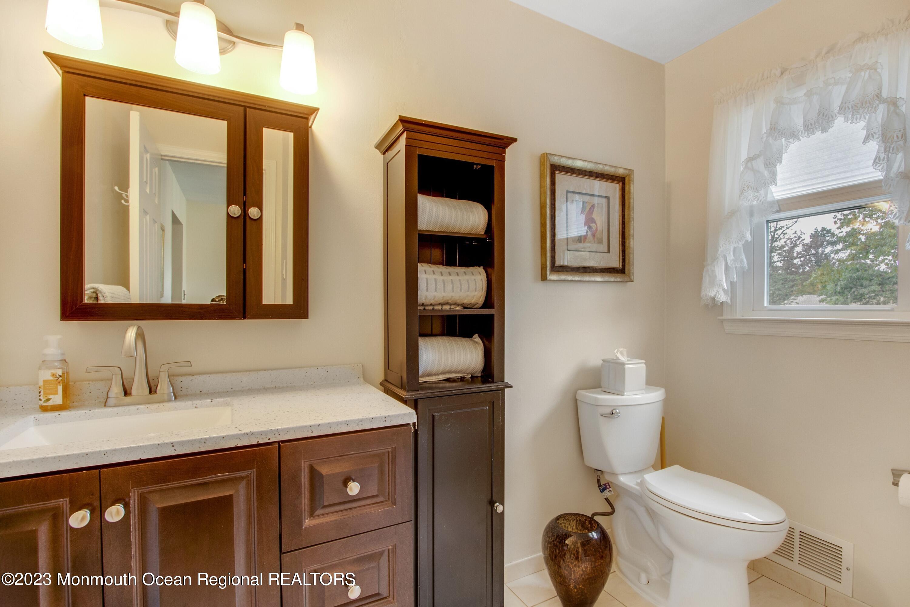 14 Apollo Road Manalapan, NJ 07726 - Photo 21 of 47 _E3A2576_12923626