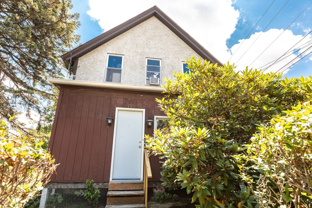 75 Whipple Street Worcester, MA 01607 - Photo 1 of 19 Gallery Image 1