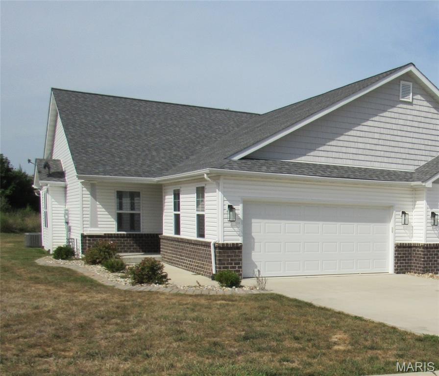 701 North Edison Street Freeburg, IL 62243 - Photo 2 of 18