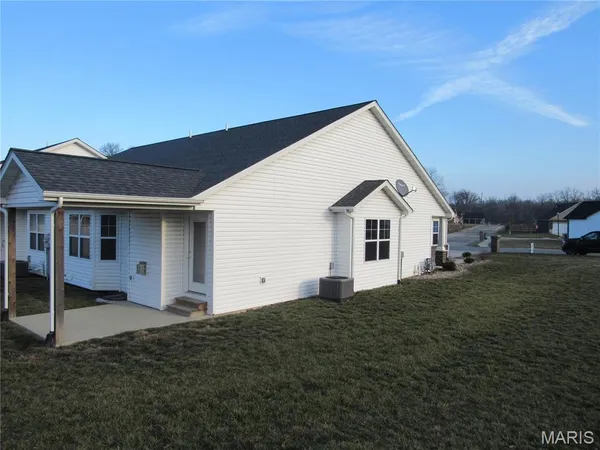 $324,900 | 701 North Edison Street, Freeburg, IL 62243