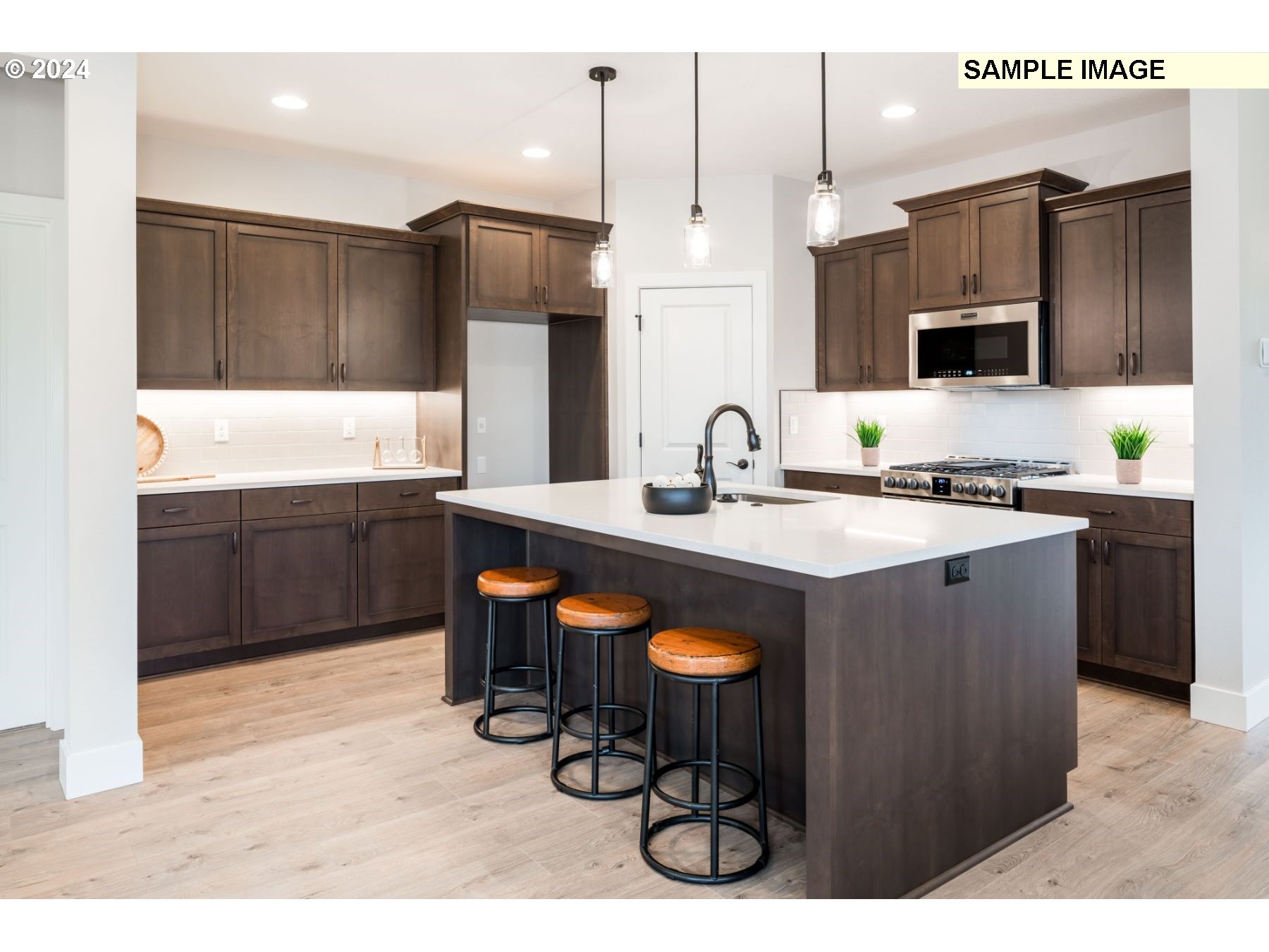 2154 South River Road Kelso, WA 98626 - Photo 7 of 13 Gallery Image 7