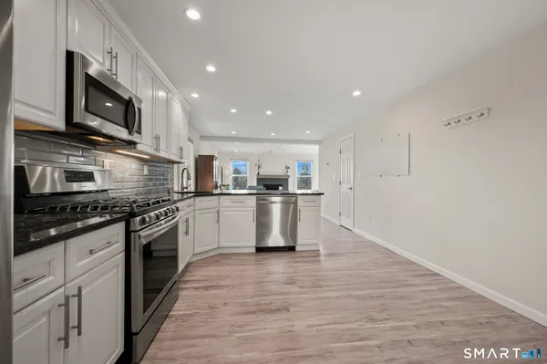 $340,000 | 25 Tinsmith Crossing, Unit 25, Wethersfield, CT 06109