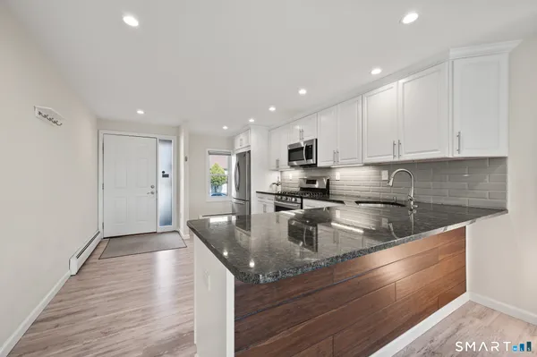 $340,000 | 25 Tinsmith Crossing, Unit 25, Wethersfield, CT 06109