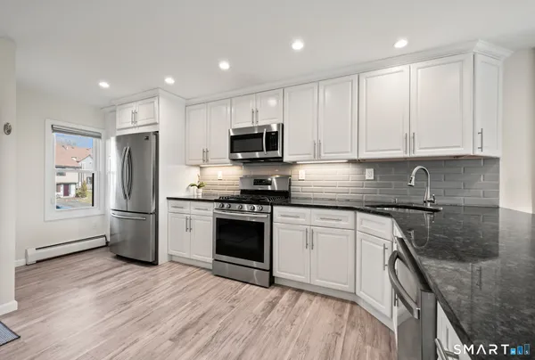 $340,000 | 25 Tinsmith Crossing, Unit 25, Wethersfield, CT 06109