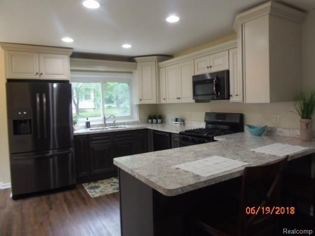 905 County Farm Road Howell, MI 48843 - Photo 4 of 28