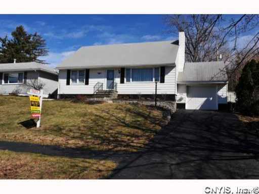 135 Somerset Road Syracuse, NY 13224 - Photo 1 of 1 Exterior Front