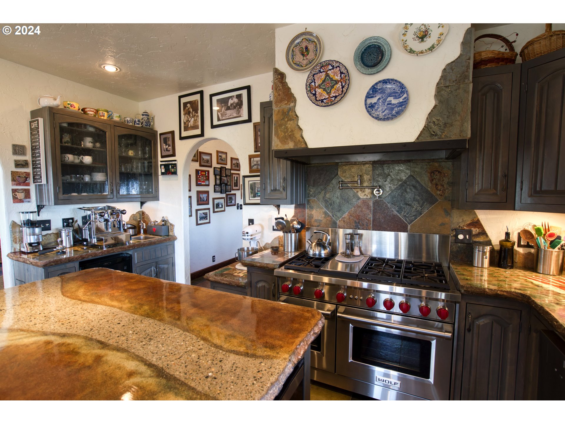 287 Munson Prairie Road Goldendale, WA 98620 - Photo 27 of 48 a kitchen filled with a stove and a refrigerator