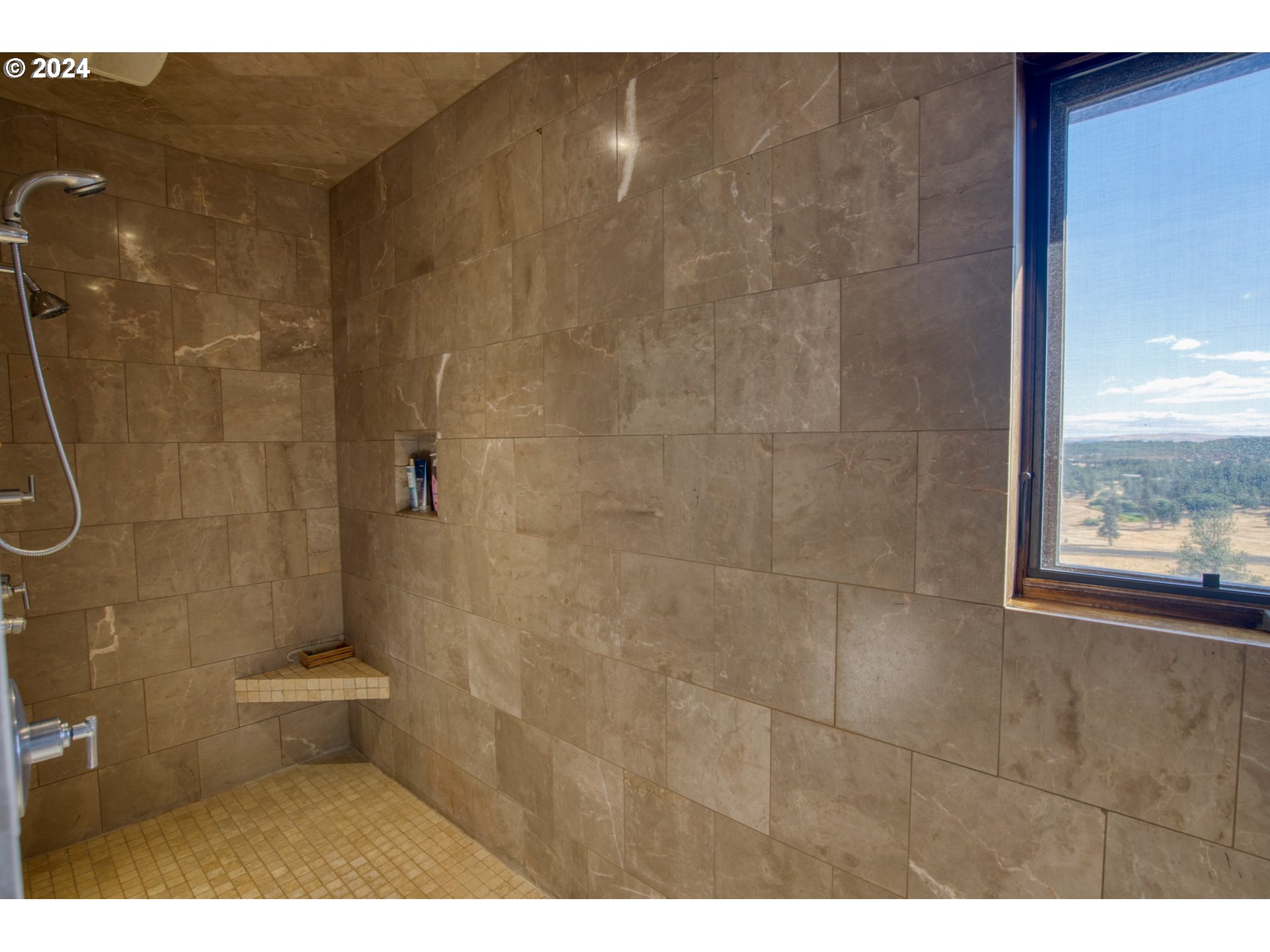 287 Munson Prairie Road Goldendale, WA 98620 - Photo 36 of 48 a bathroom with a shower