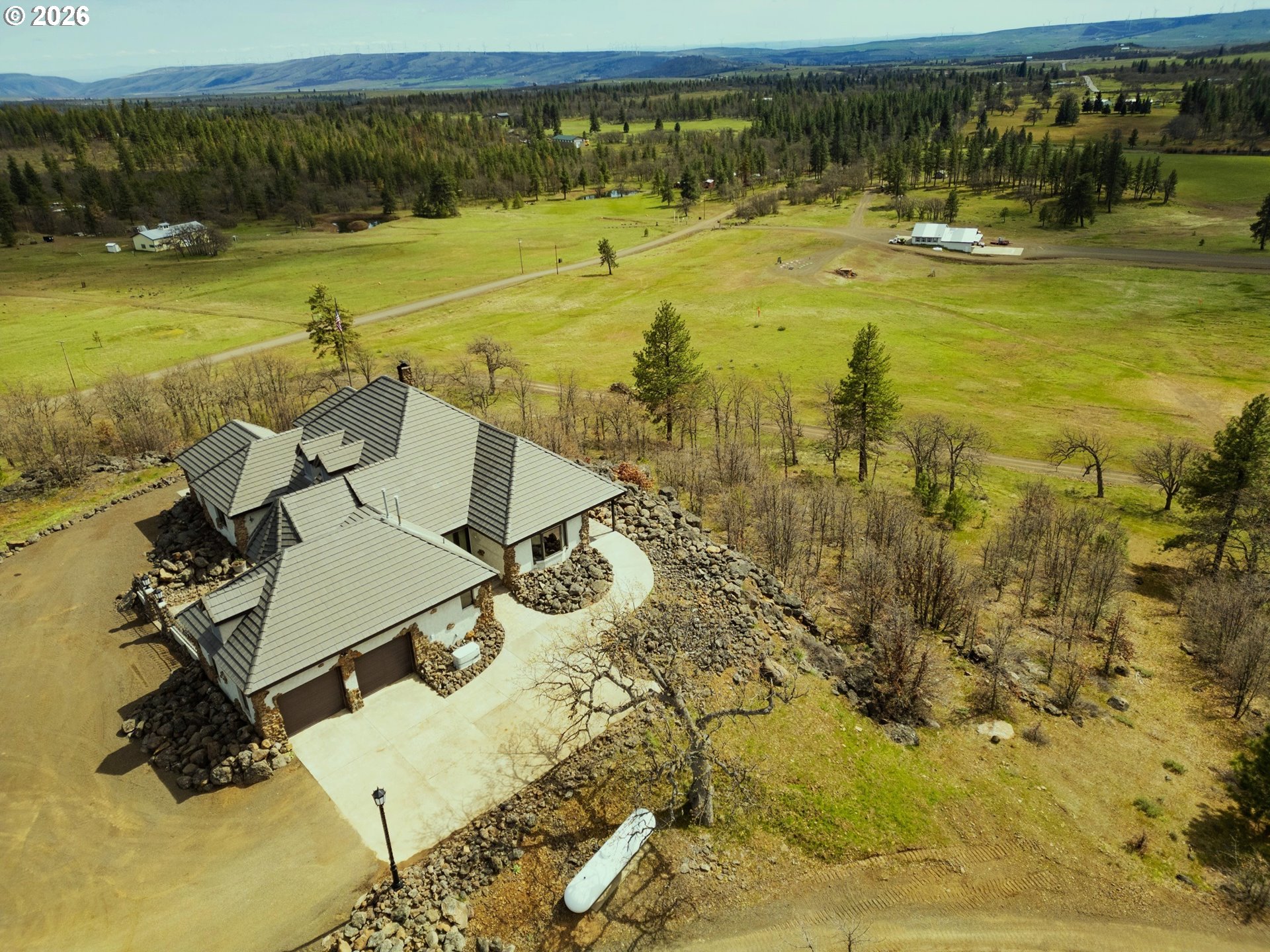 287 Munson Prairie Road Goldendale, WA 98620 - Photo 46 of 48 a view of a swimming pool and an ocean