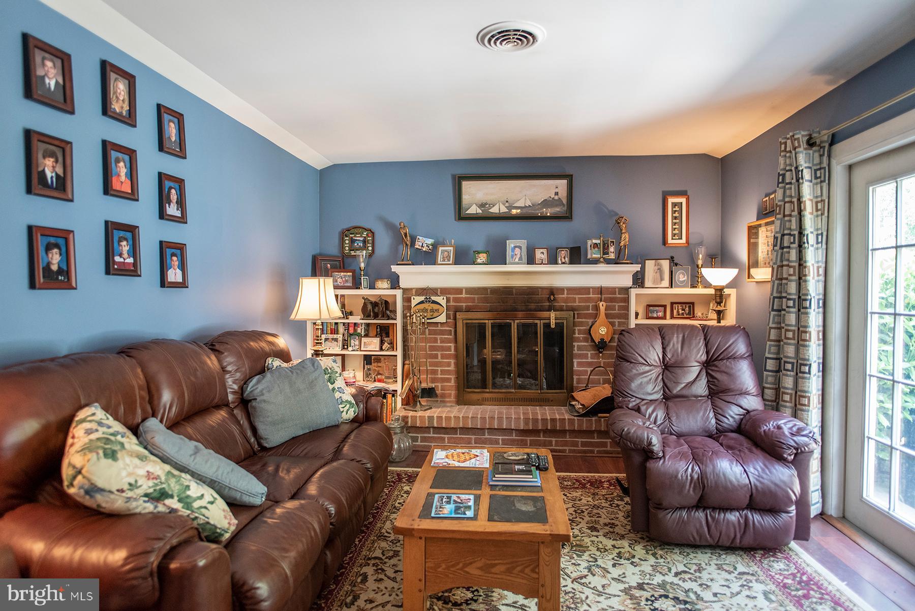 19628 Spring Creek Road Hagerstown, MD 21742 - Photo 12 of 23 Family room