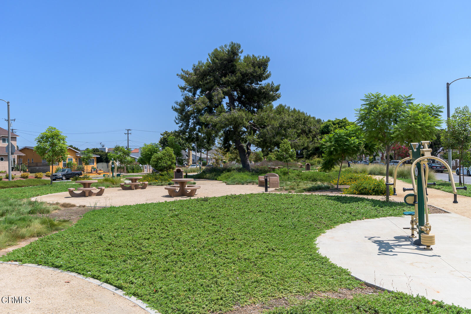 6540 Northside Drive Los Angeles, CA 90022 - Photo 52 of 54 a view of a backyard with sitting area