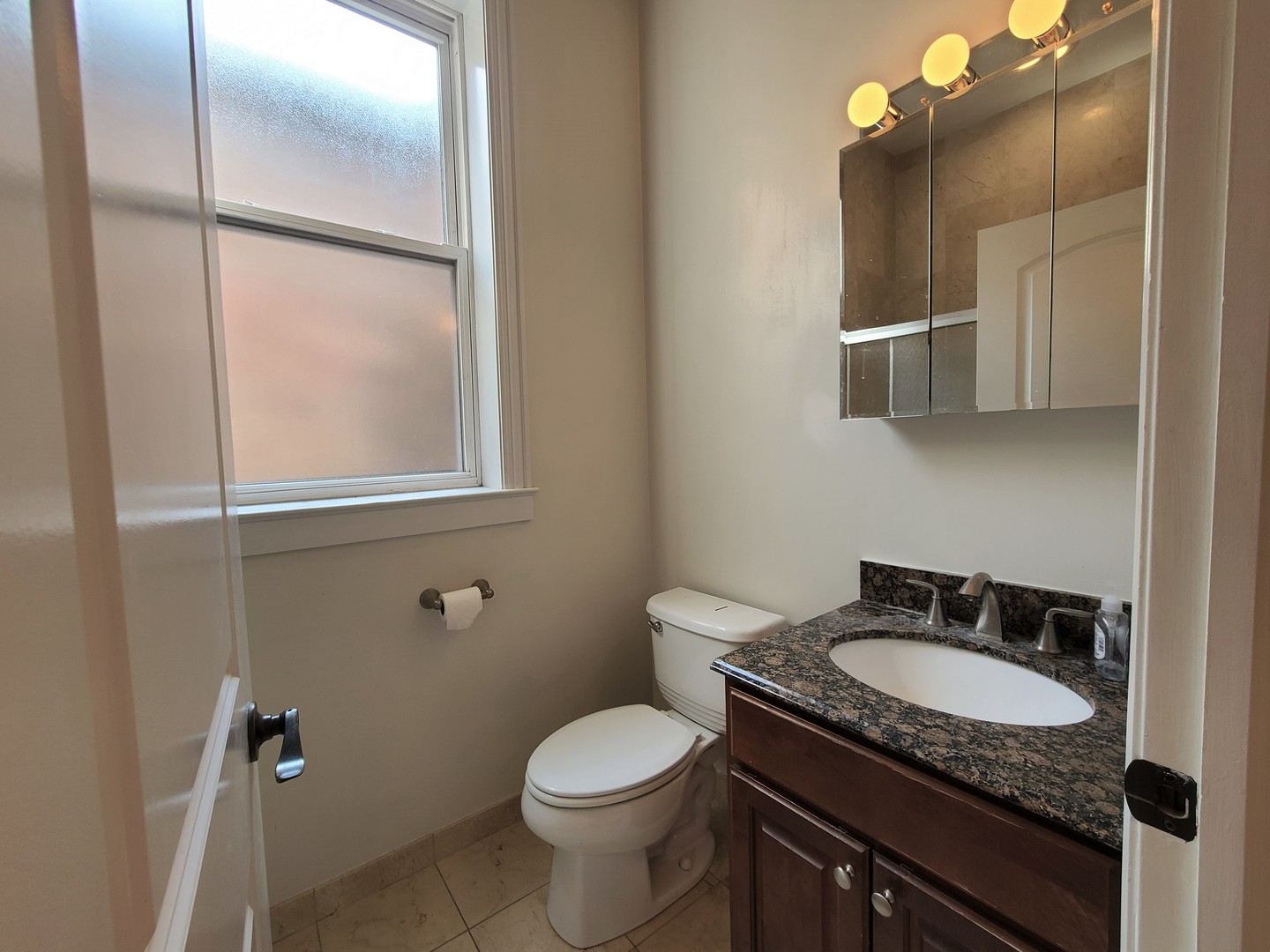 3339 North Halsted Street, Unit 2 Chicago, IL 60657 - Photo 11 of 28