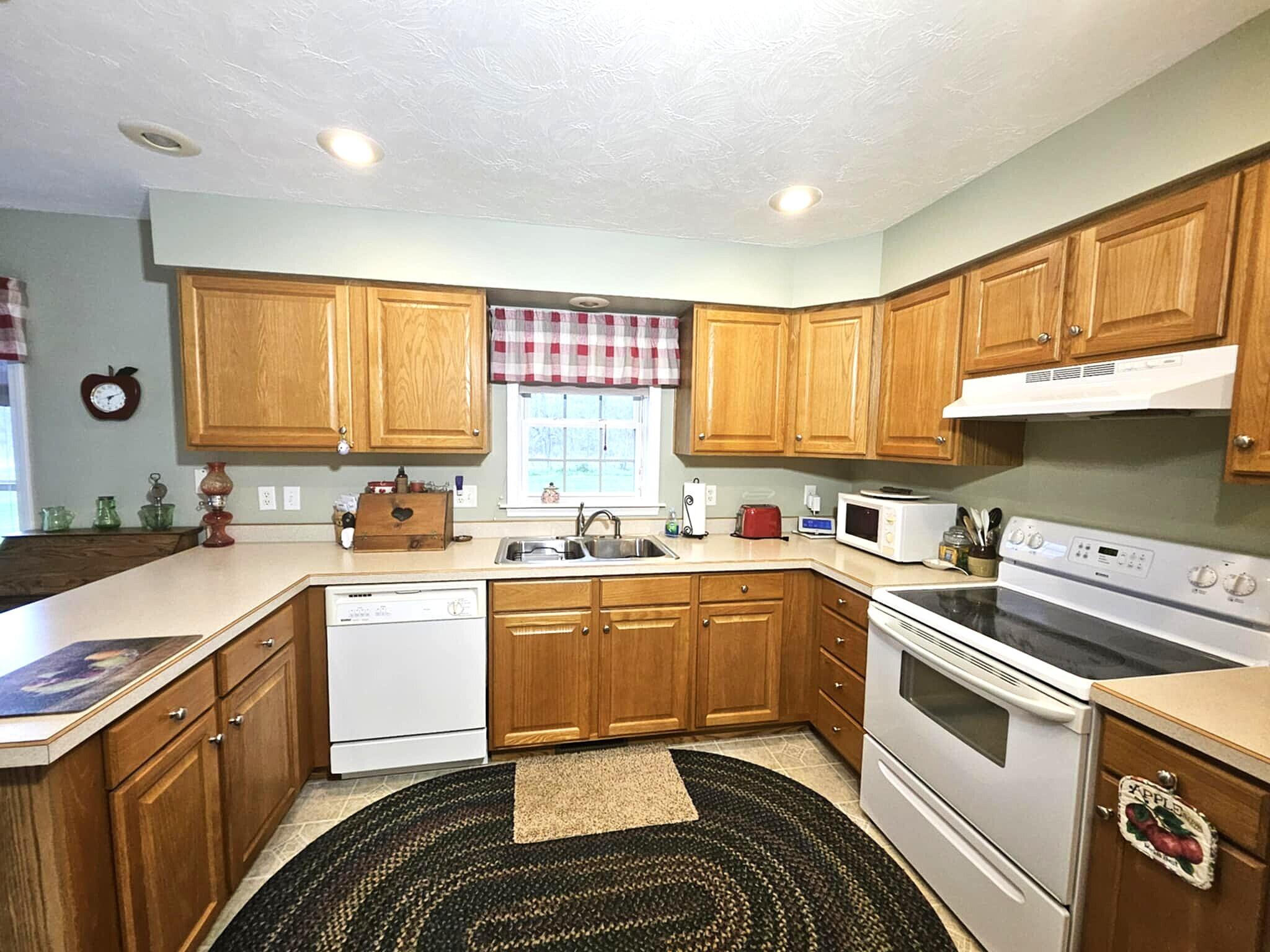 9290 Reynolds Road Bellevue, MI 49021 - Photo 24 of 37 kitchenaljdklj