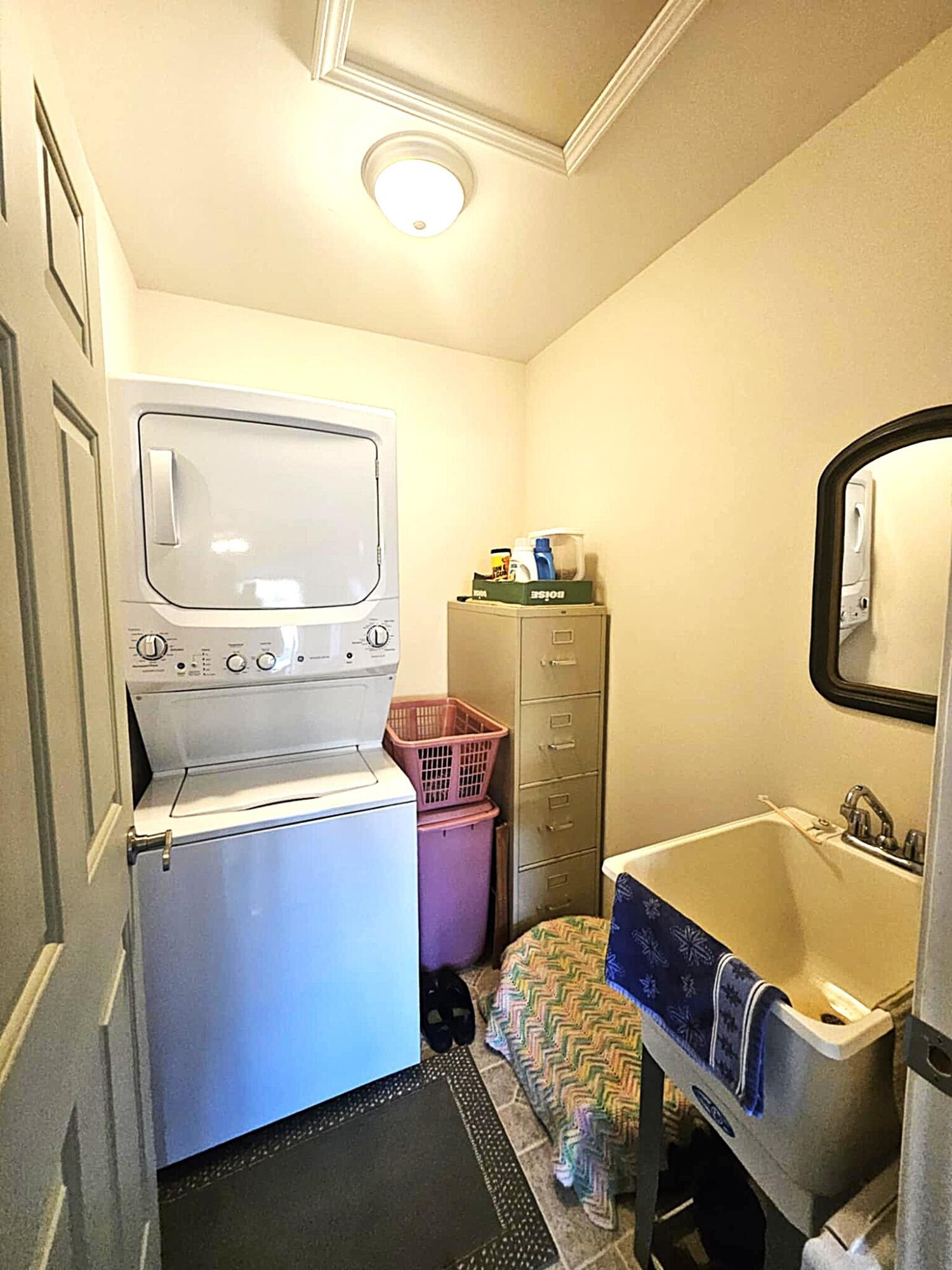 9290 Reynolds Road Bellevue, MI 49021 - Photo 28 of 37 laundry