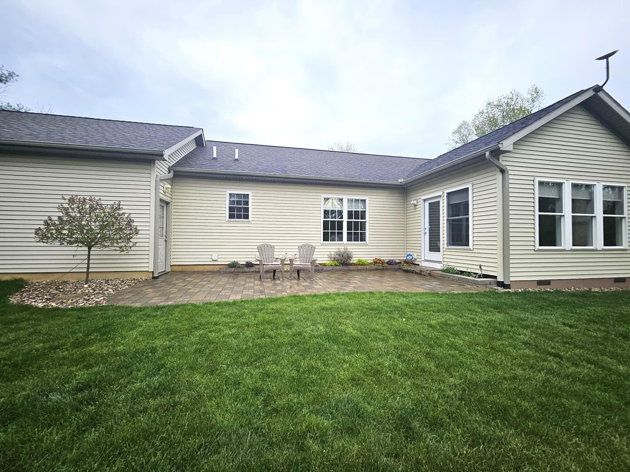 9290 Reynolds Road Bellevue, MI 49021 - Photo 6 of 37 back patio