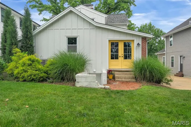 $395,000 | 326 West Rose Hill Avenue, Kirkwood, MO 63122