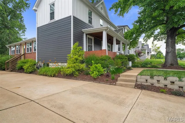 $395,000 | 326 West Rose Hill Avenue, Kirkwood, MO 63122