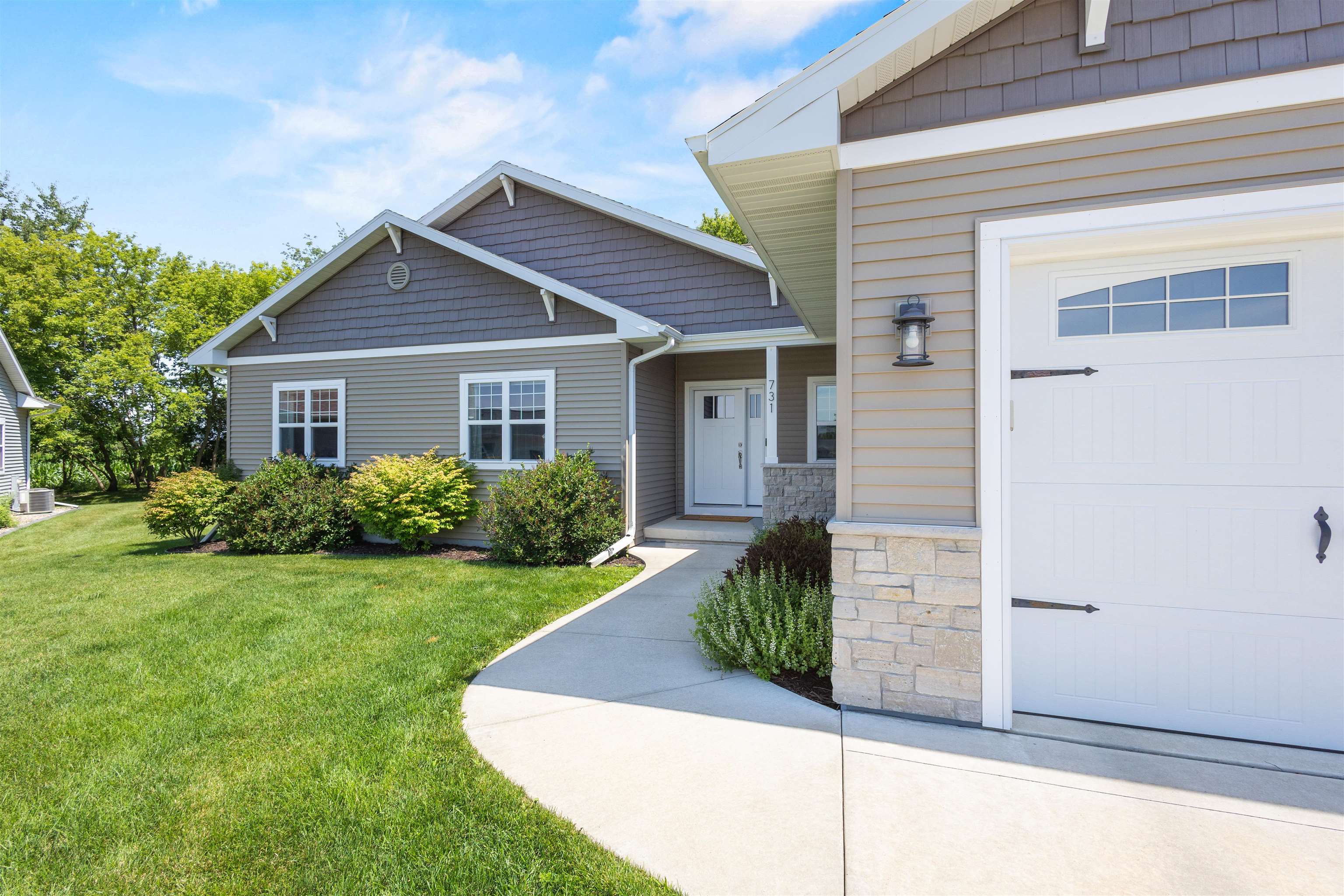 731 Chester Court Ripon, WI 54971 - Photo 4 of 58 Gallery Image 4