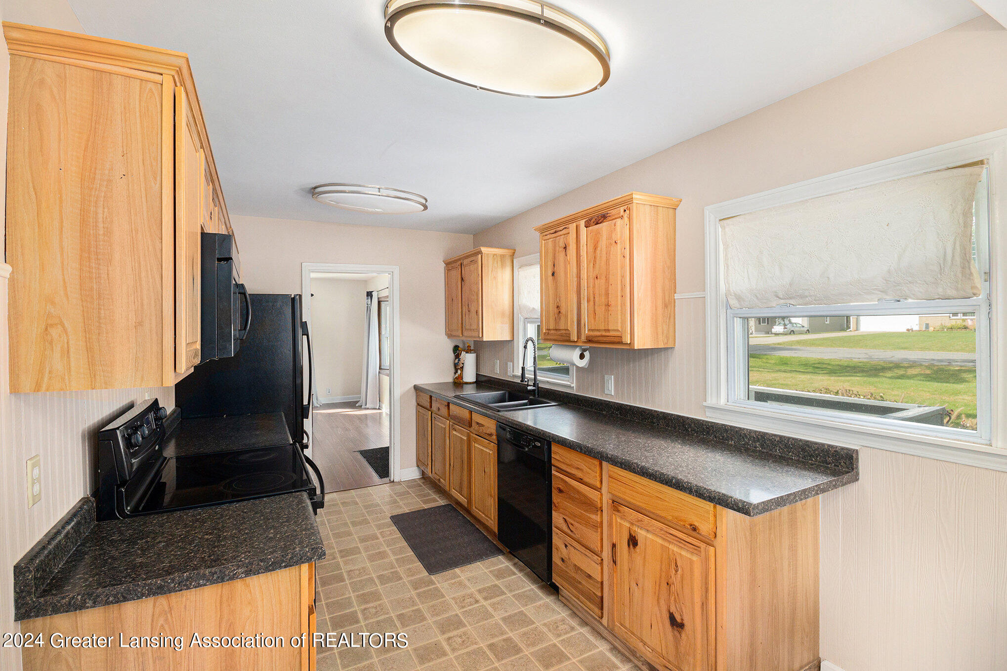 1378 Valley View Road Lansing, MI 48906 - Photo 8 of 26 1378 valleyview 7
