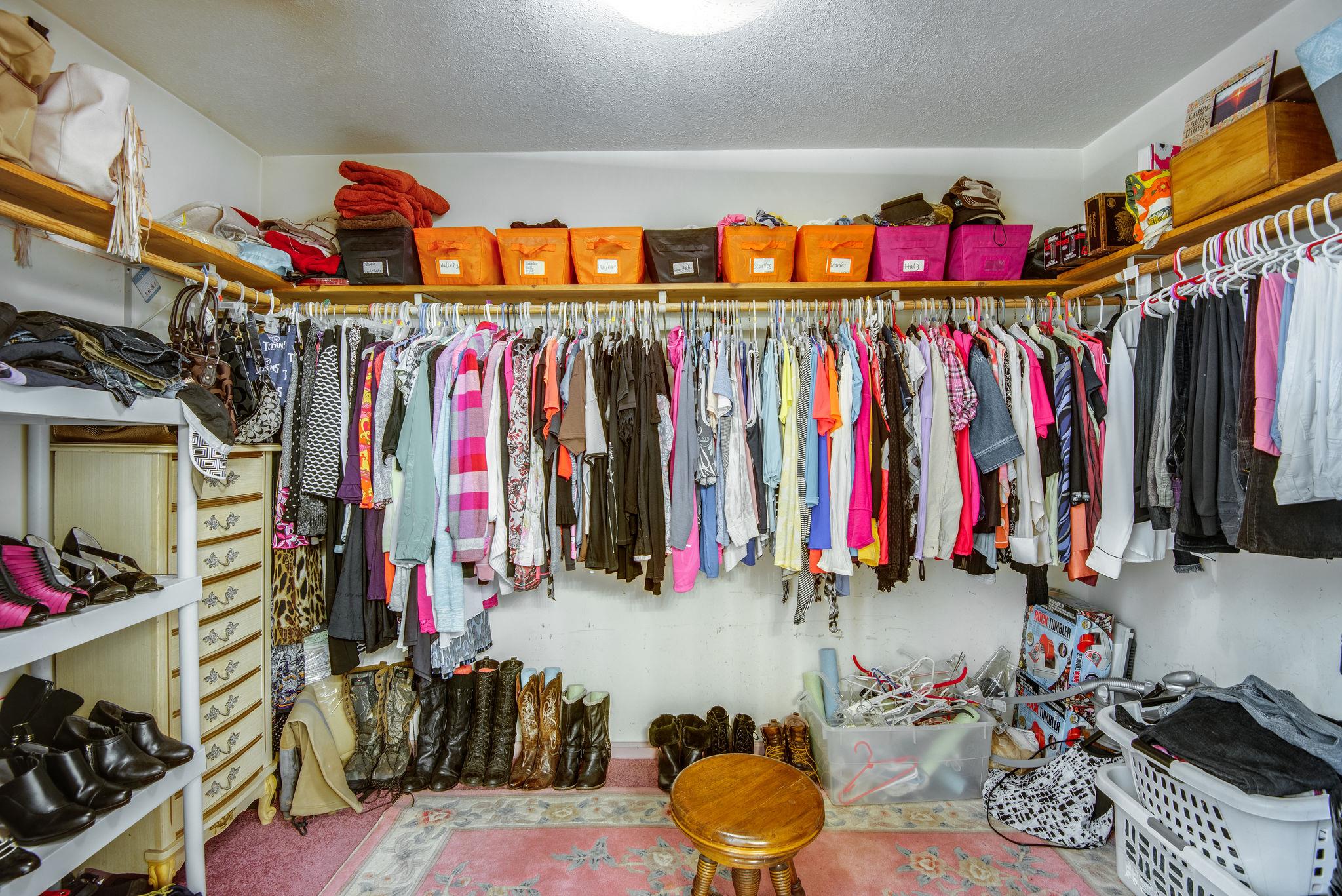1544 Old Columbia Road Dickson, TN 37055 - Photo 16 of 30 Huge master bedroom walk in closet.