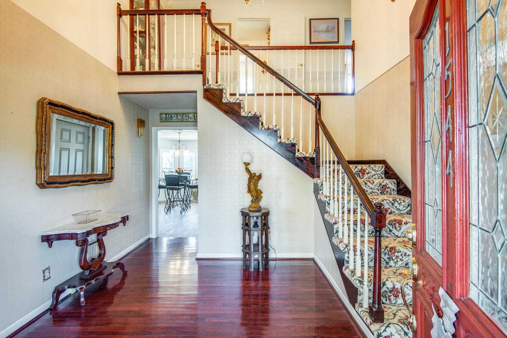 1544 Old Columbia Road Dickson, TN 37055 - Photo 7 of 30 Entry foyer. Dining room to the left and living room to the right.