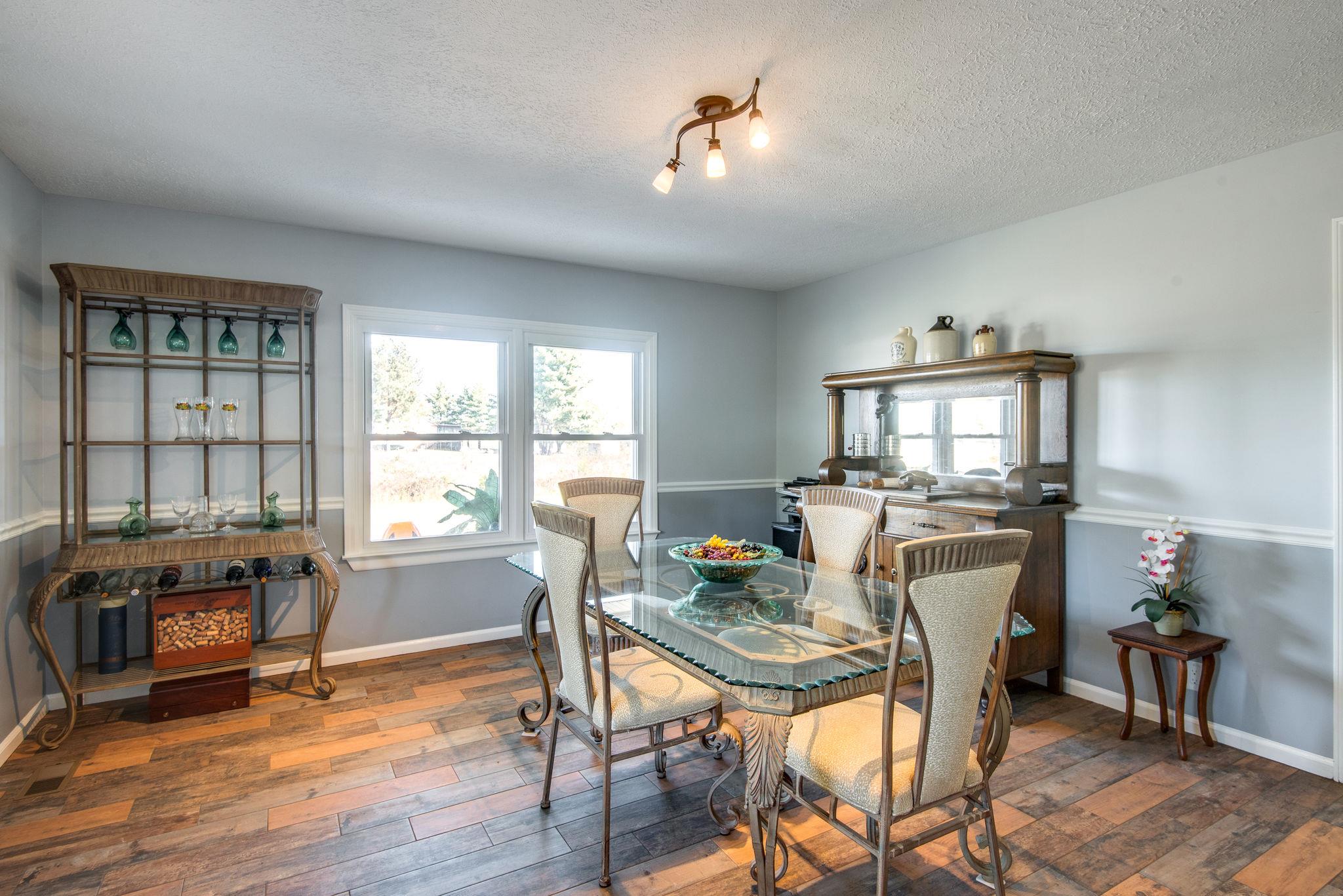 1544 Old Columbia Road Dickson, TN 37055 - Photo 8 of 30 Formal dining room with new porcelain tile flooring.
