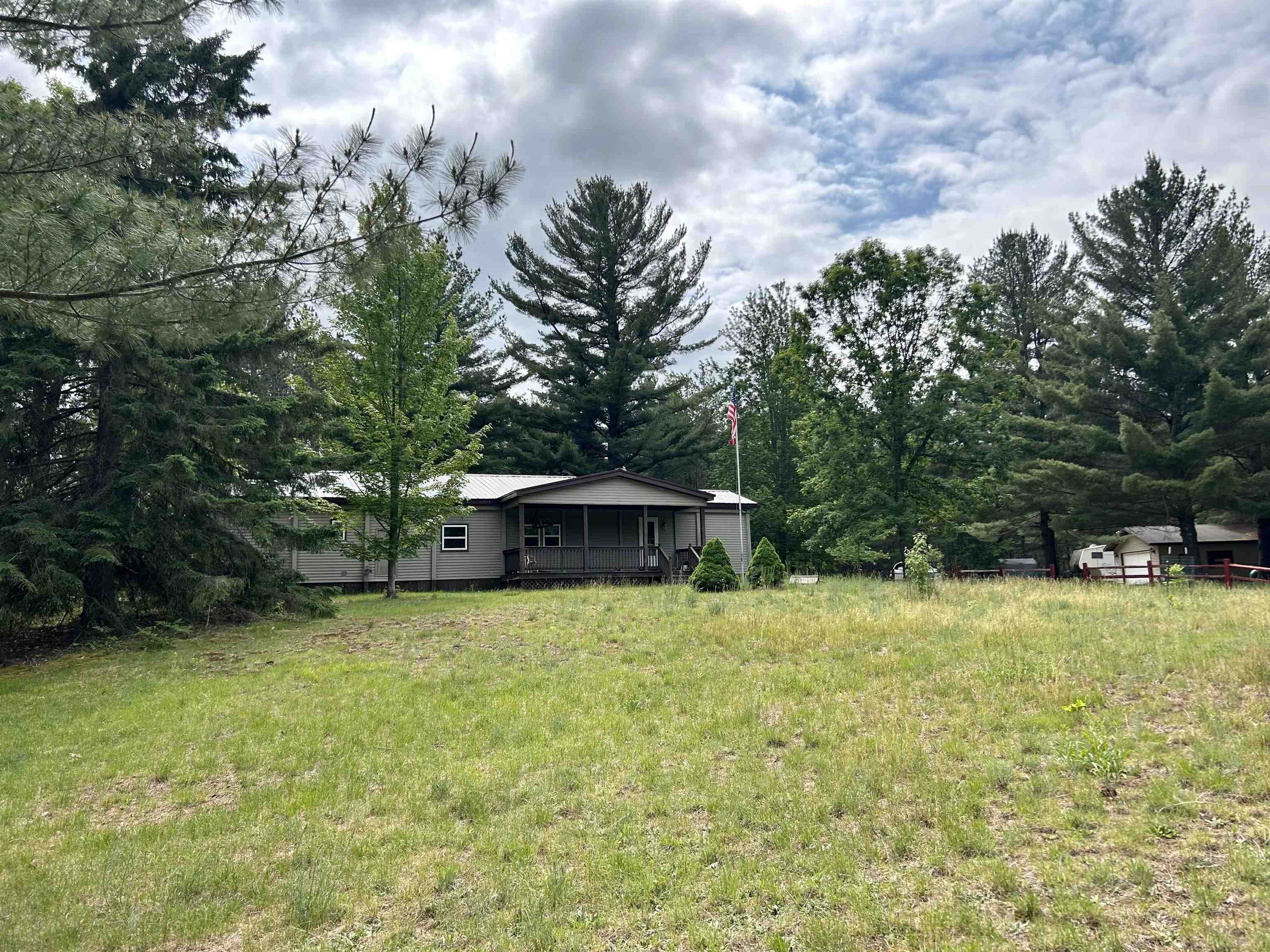6488 Keffer Road Kingsley, MI 49649 - Photo 2 of 28