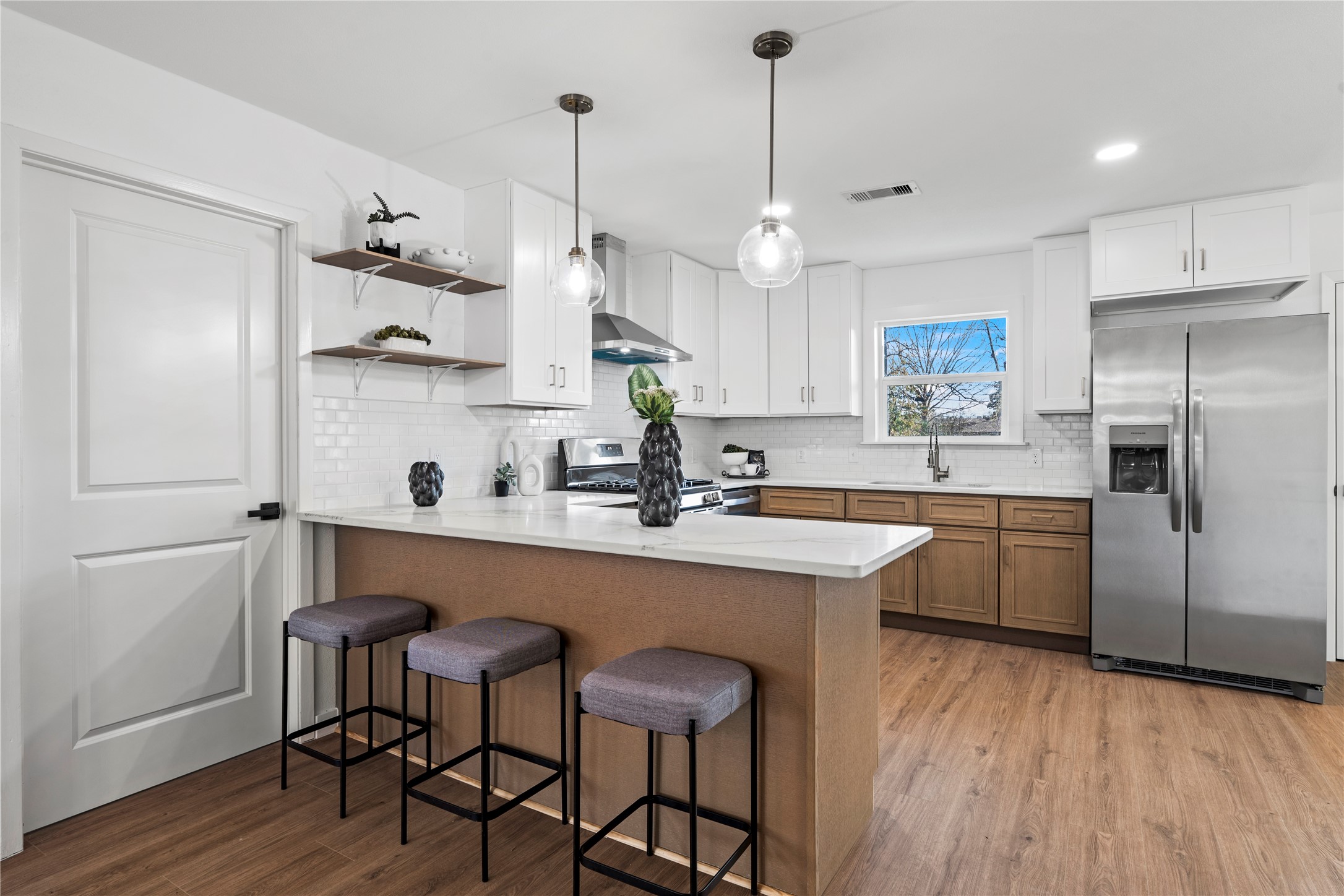 5023 Redstart Street Houston, TX 77035 - Photo 15 of 34
