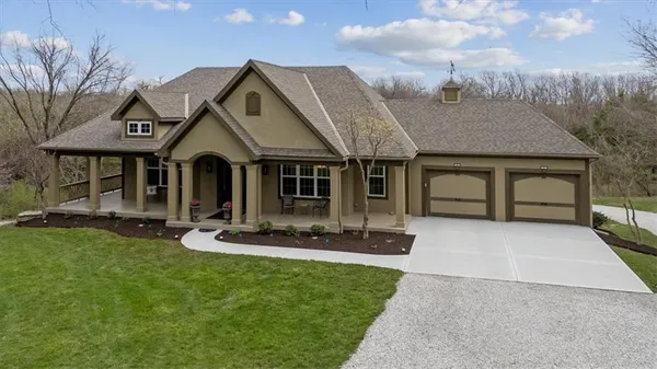 $1,200,000 | 9885 Edgerton Road, De Soto, KS 66018