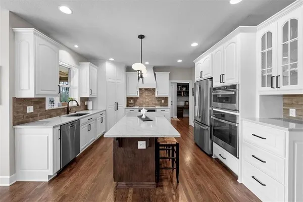 $1,200,000 | 9885 Edgerton Road, De Soto, KS 66018