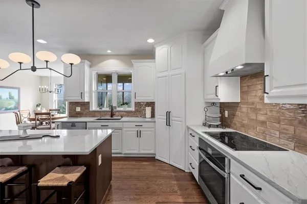 $1,200,000 | 9885 Edgerton Road, De Soto, KS 66018
