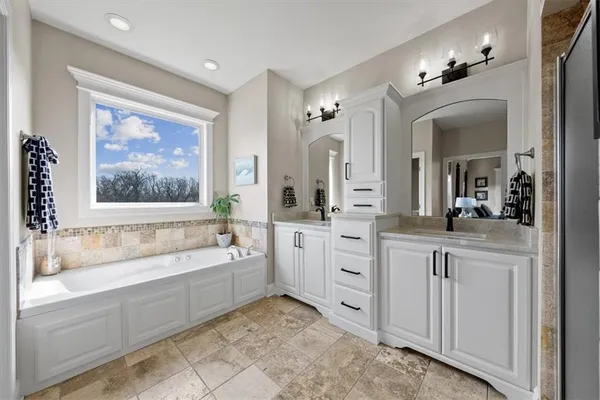 $1,200,000 | 9885 Edgerton Road, De Soto, KS 66018