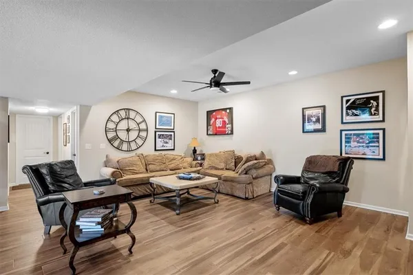 $1,200,000 | 9885 Edgerton Road, De Soto, KS 66018