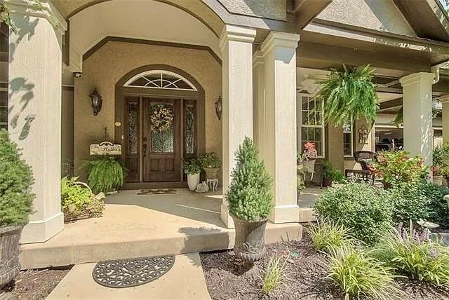 9885 Edgerton Road De Soto, KS 66018 - Photo 3 of 17