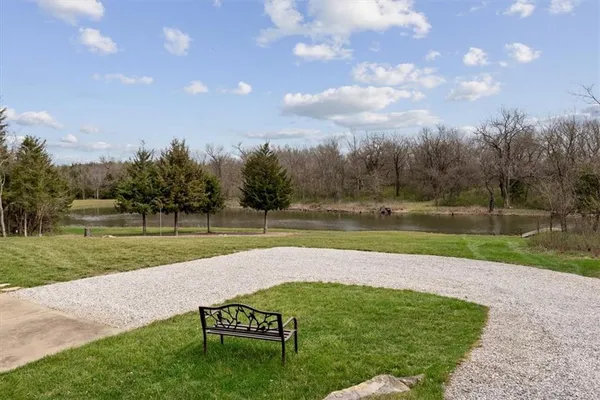 $1,200,000 | 9885 Edgerton Road, De Soto, KS 66018