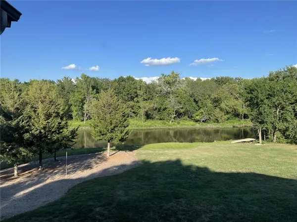 $1,200,000 | 9885 Edgerton Road, De Soto, KS 66018