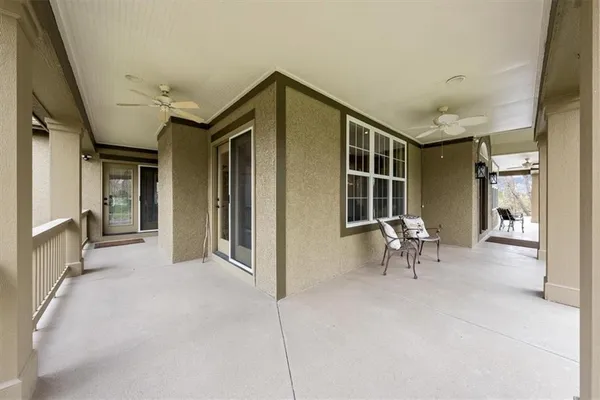 $1,200,000 | 9885 Edgerton Road, De Soto, KS 66018