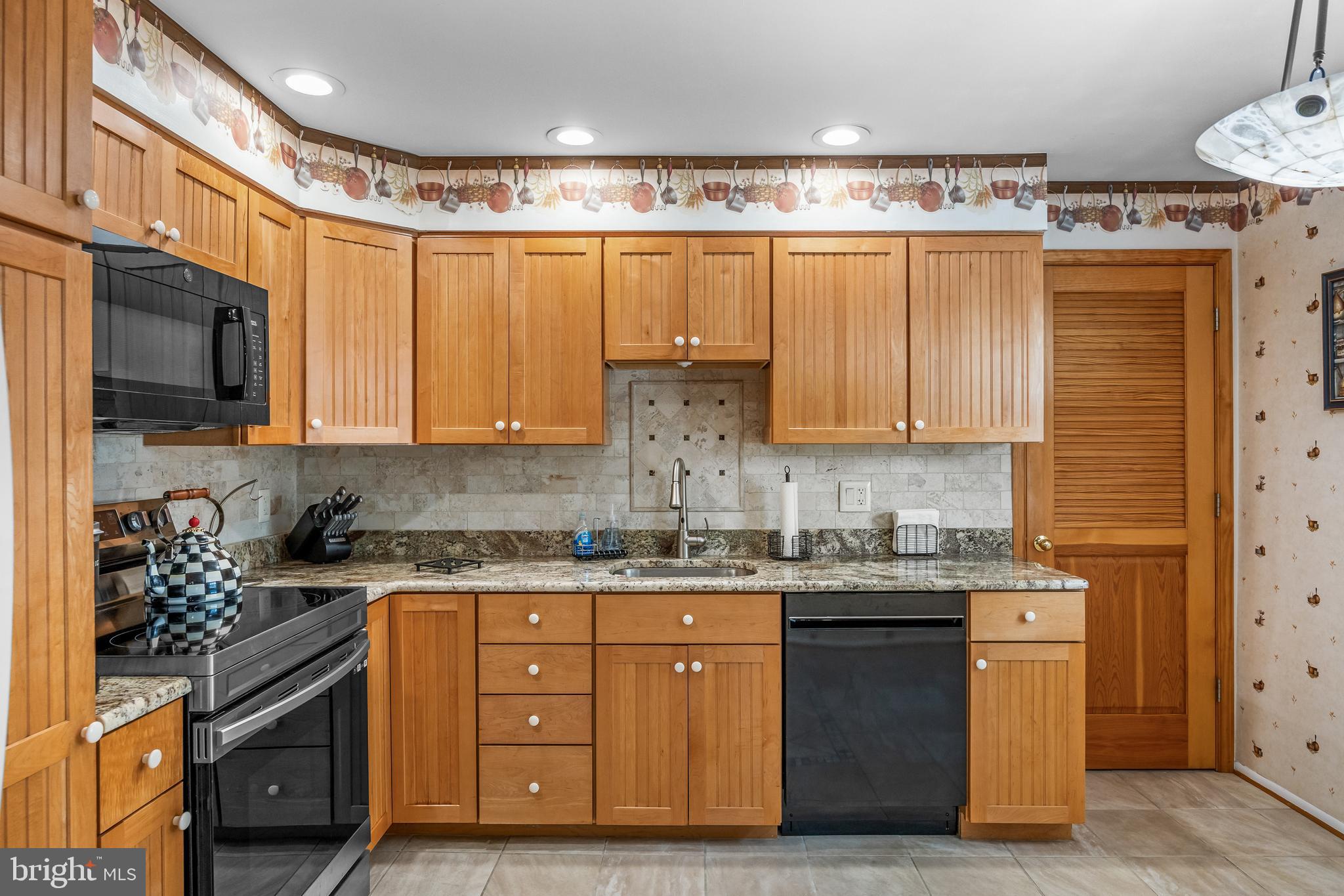209 Yardley Road Delran, NJ 08075 - Photo 10 of 25