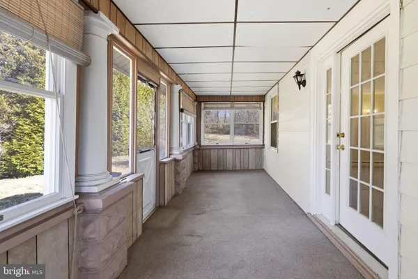 a view of entryway with a window