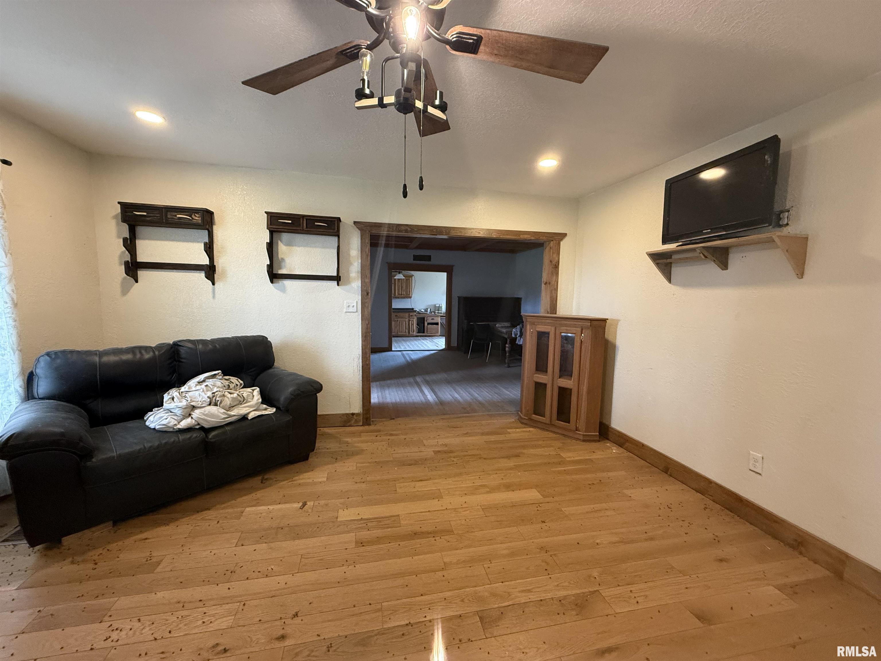 10765 North Beadle Road Ipava, IL 61441 - Photo 17 of 29 Gallery Image 17