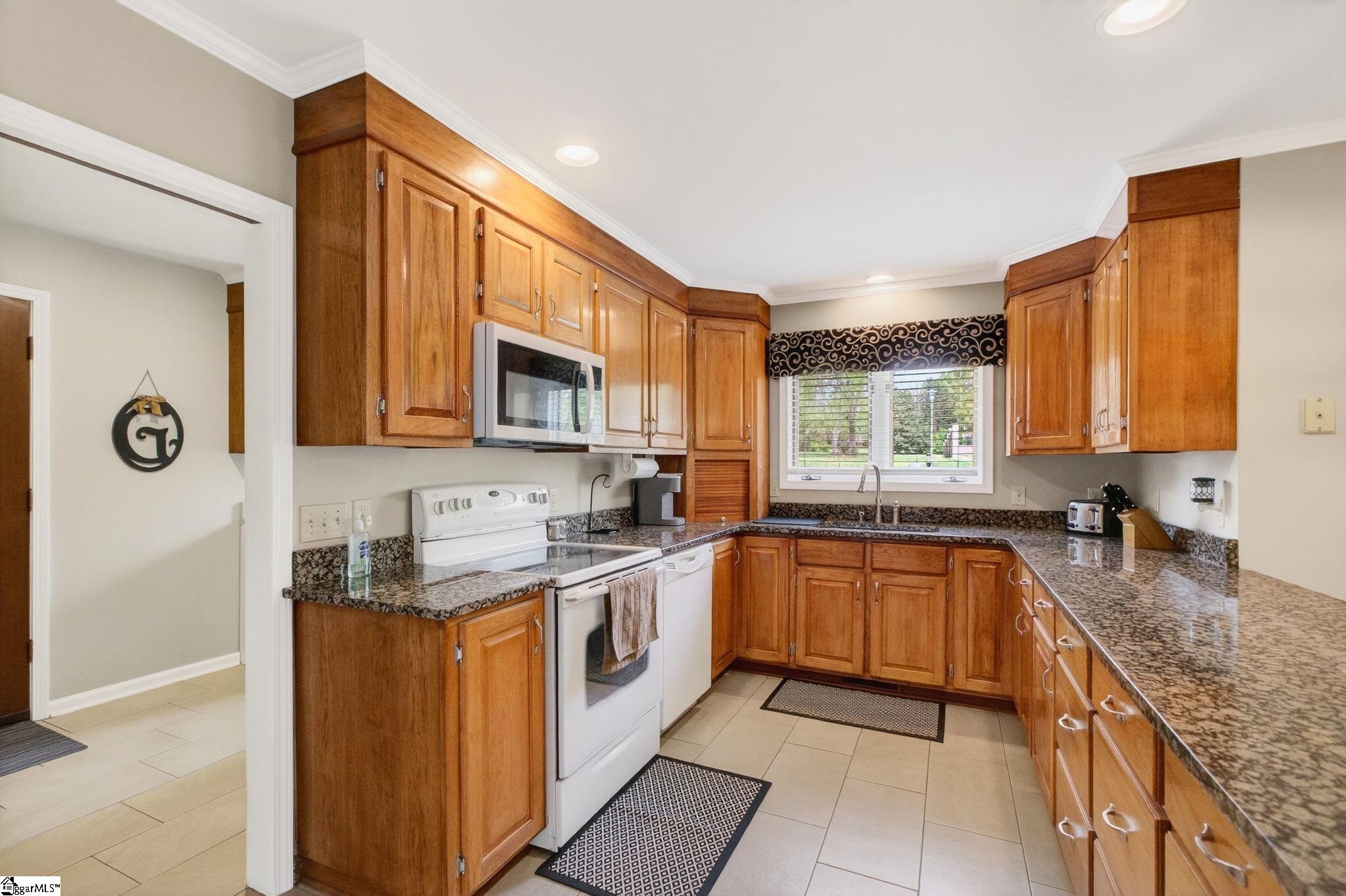 108 Stonehaven Lane Easley, SC 29642 - Photo 14 of 49