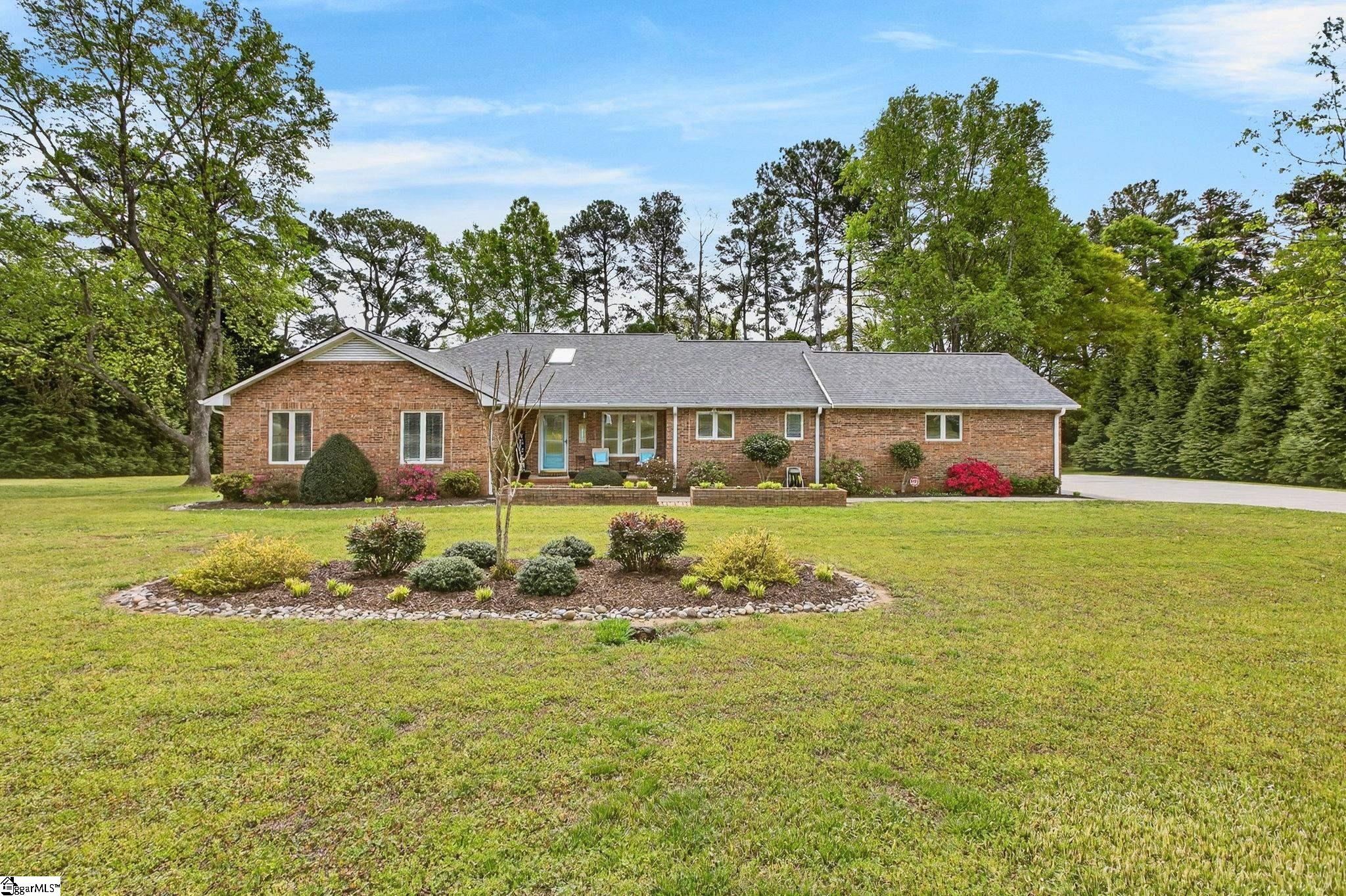 108 Stonehaven Lane Easley, SC 29642 - Photo 2 of 49