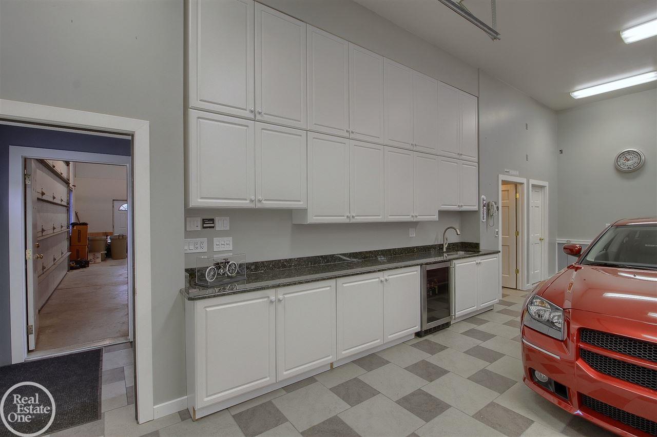311 Townsend Road Leonard, MI 48367 - Photo 82 of 91 31381776-82.JPG